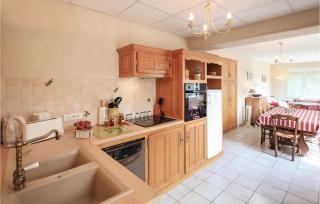 2 Bedroom Gorgeous Apartment In Caromb - Caromb - 7