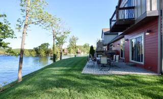 Chalets Resort Luxury Lakefront Chalet Family Friendly 2 Pools Free Amenities - Lampe - 0