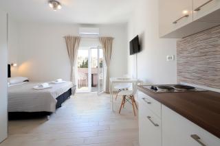 Apartments Lola - Novalja - 9