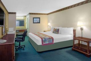 Travelodge by Wyndham Costa Mesa Newport Beach Hacienda - Costa Mesa - 8
