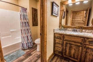 WaterMill Cove Resort Lakefront Lodge 8Bed 8BA FREE Amenities 2 miles to SDC - Branson - 4