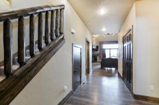 Luxury Lakefront Villa 2 mi to SDC HUGE POOL Kayaks Dock - Branson - 1