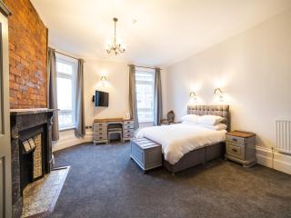 Churchill's Hotel - Wombwell - 6