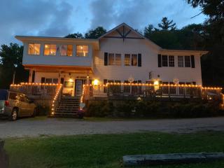 Little Hawk Resort & Marina - Algonquin Highlands - 1