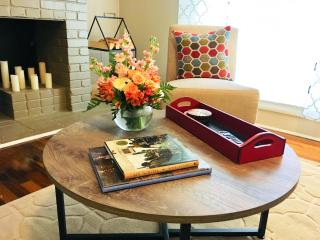 KING BED Family Friendly Cottage - Walk to Zoo & Waterpark - Near Downtown & Midtown - 8