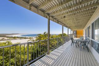 La Mer, 19 Dulconghi Street - Crescent Head - 2