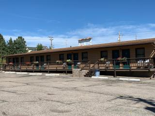 Chief Motel - Custer - 8