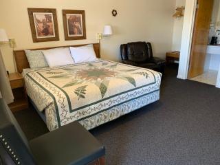 Chief Motel - Custer - 4