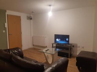 Yarmouth Apartments, Street Permit Parking, Close To Everything, Beach, Pier, Free WIFI - 3