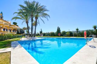 Apto situado a 20 metros de la playa con 3 piscinas, wifi 1000Mbs - 7