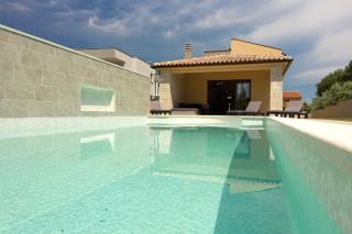 Beautiful villa Markulin with private pool near Pula - Šišan - 2
