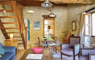 2 Bedroom Amazing Home In Sembas - 8
