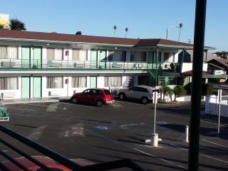 Travelers Beach Inn - Ventura - 8