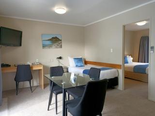 ASURE Macy's Motor Inn - 1