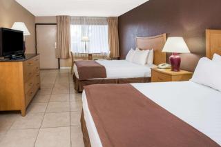 Travelodge by Wyndham Deltona - Deltona - 4