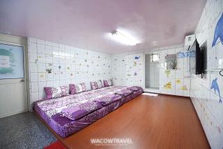 Mom Pan Bed and Breakfast - 1