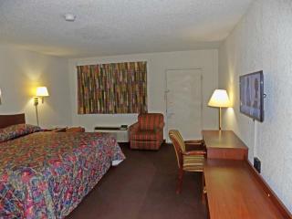 Plaza Inn - Topeka - 3