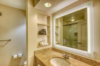 Holiday Inn Express Hotel & Suites Milwaukee Airport by IHG - Milwaukee - 2