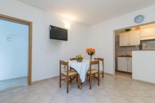 Apartment Matea - Ubli - 4