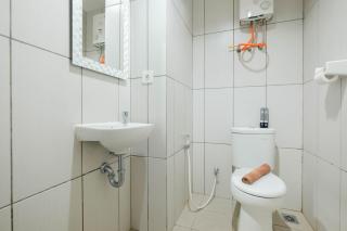 Best Location Studio Apartment @ Grand Kamala Lagoon By Travelio - Bekasi - 4