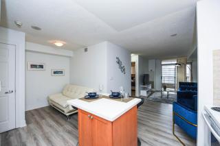 PlanURstay - Luxury 1BR Condo with City View - 1