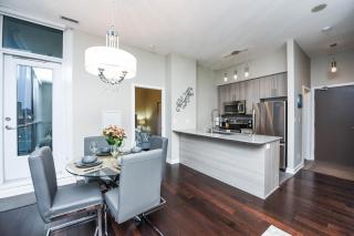 PlanURstay- Mississauga Downtown Square One Shopping Centre - 2