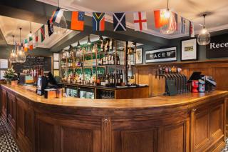 Albert Arms - Esher - 3