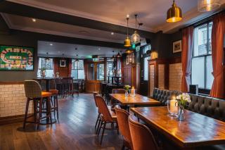 Albert Arms - Esher - 7