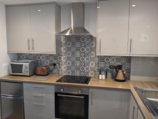 Old Garage Cottage - Beautiful Bijou Cottage close to Deal Beach ! - 1