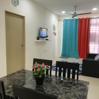 Neesa Homestay Bukit Gambang-Muslim - 0
