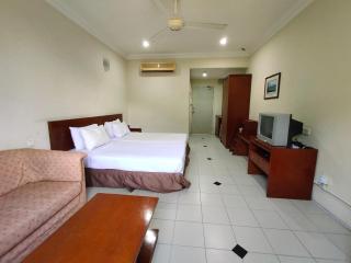 Wawa's Golf View Inn - 9