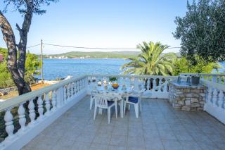 Apartments Kolic - Veli Rat - 9