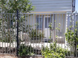 Nerf-af ROOMS and Cottage at Onrus , Hermanus - 3