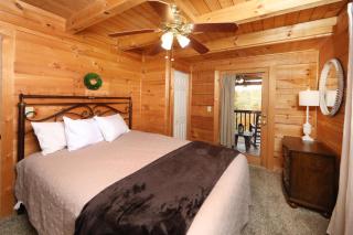 Cabin Fever - Sevierville - 7