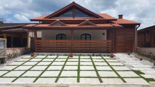 Casa em condômino, com piscina, próxima à serra e ao mar - 8