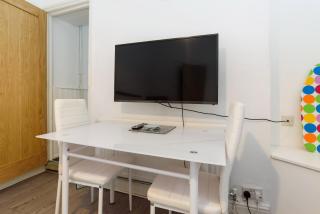 Cosy Studio Flat - Newport - 3