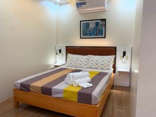 Rustic Crown Hotel - Alaminos - 1