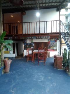 Outland Hostel Vang Vieng - Vang Vieng - 1