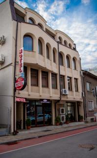 Hotel Oppium Restaurant & Garden - Ruse - 9