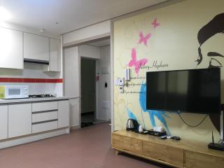 Hotel Joy near Camp Humphres - Pyeongtaek - 7
