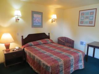 Cottonwood Inn - LaGrange - 1