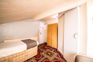 MyRoomz Hollingdales Hotel - 2