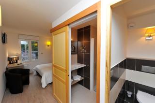 Logis Hôtel Restaurant Les 2 Rives - A75, en bordure de rivière - 6