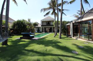 Villa Samudra Luxury Beachfront - Ketewel - 3