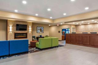 Comfort Inn & Suites Ames near ISU Campus - Ames - 4