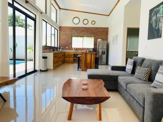 Villa Koi ~ Brand NEW Villa ~ 2 Bedrooms with Pool - Carmen - 4