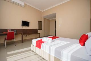 RedDoorz Syariah At Hotel Putri Gading Bengkulu - Bengkulu - 1