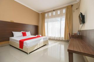 RedDoorz Syariah At Hotel Putri Gading Bengkulu - Bengkulu - 0