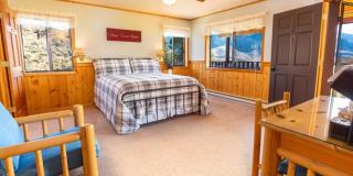 Twin Peaks Guest Ranch - Salmon - 1