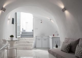 White Concept Caves - Fira - 5